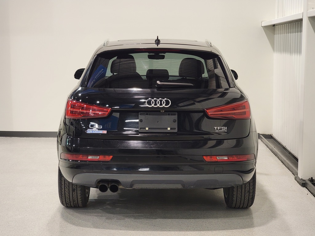 Audi Q3 2018 Air conditioner, Electric mirrors, Power Seats, Electric windows, Speed regulator, Heated mirrors, Heated seats, Leather interior, Electric lock, Bluetooth, Mechanically opening tailgate, Panoramic sunroof, , rear-view camera, Steering wheel radio controls