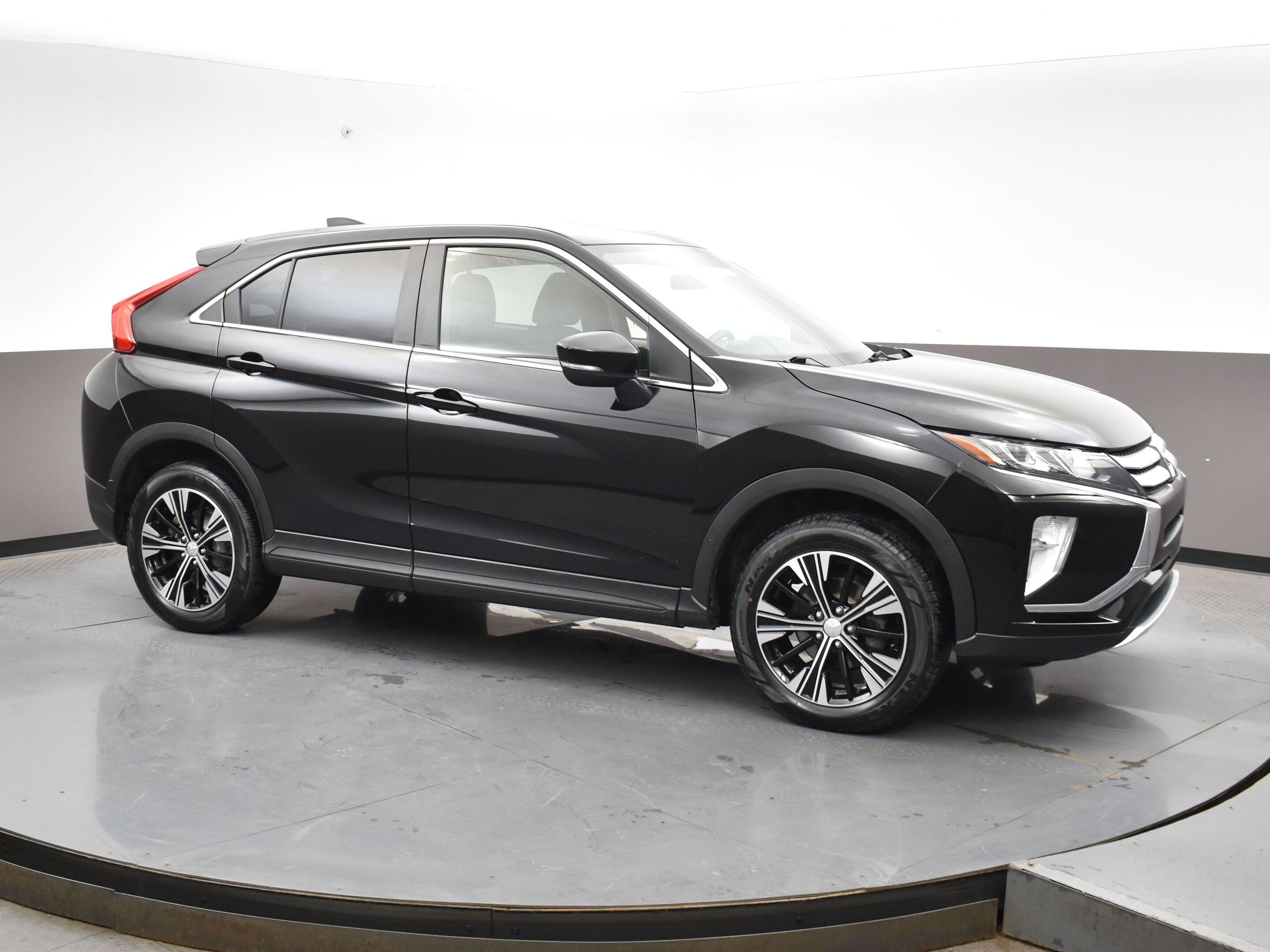 2020 Mitsubishi Eclipse Cross Black ES with Heated seats, back up camera, touch 