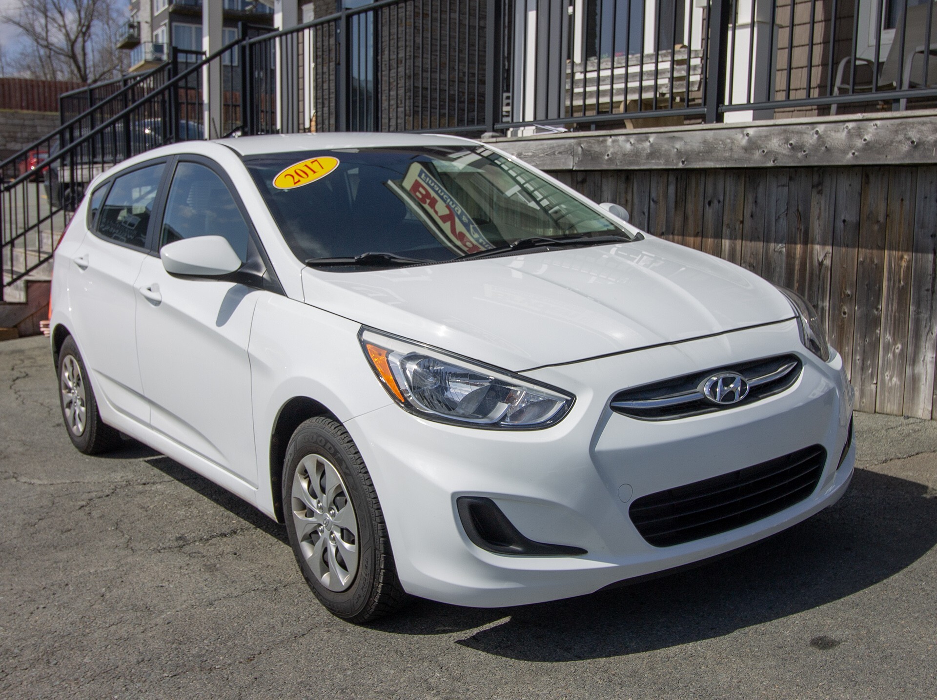 2017 Hyundai Accent 6 SPD MANUAL | EXTRA LOW KMS | FINANCE NOW!