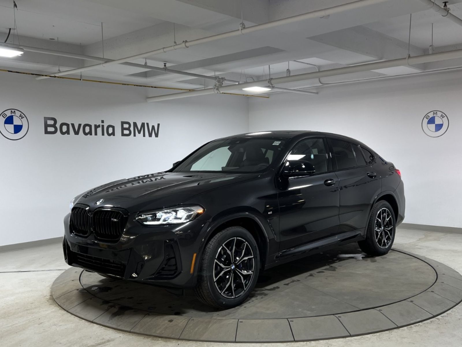 2024 BMW X4 M40i xDrive | Black Exterior Content