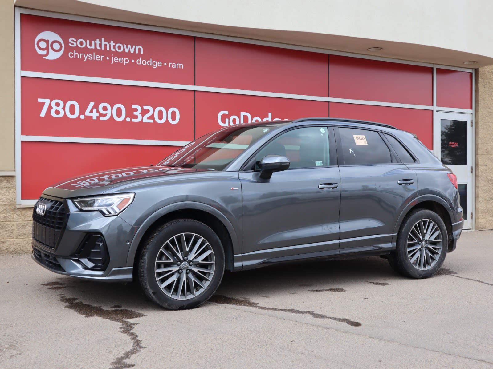 2020 Audi Q3 TECHNIK IN GREY EQUIPPED WITH A 228HP 2.0L TURBO I