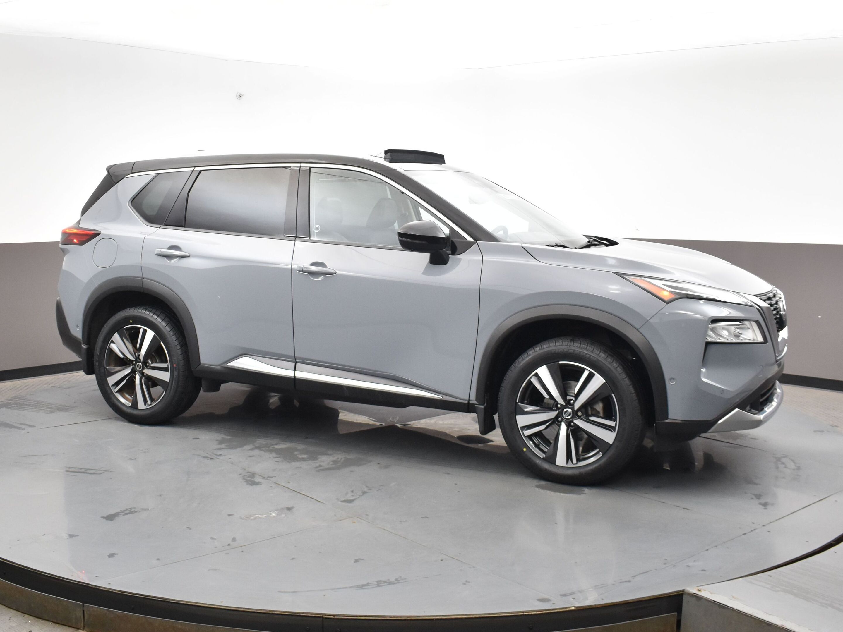 2021 Nissan Rogue PLATINUM- AWD - Call 902-469-8484 To Book Appointm