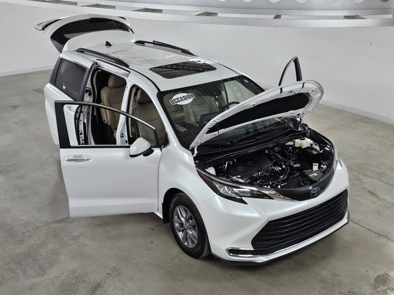2022 Toyota Sienna 	XLE 8 PASSAGERS CUIR*TOIT*PORTES ELECTRIQUES*	