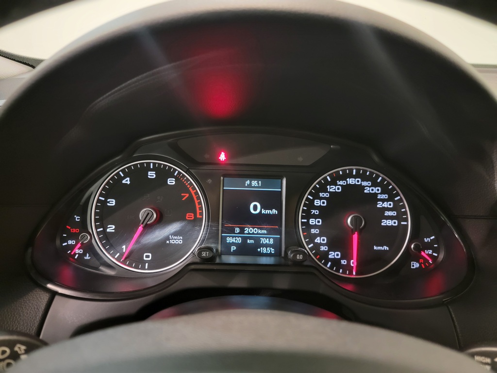 Audi Q5 2017 Climatisation, Jantes aluminium, Système de navigation, Régulateur de vitesse, Sièges chauffants, Intérieur cuir, Bluetooth, Toit ouvrant à vision panoramique, caméra-rétroviseur, Transmission intégrale