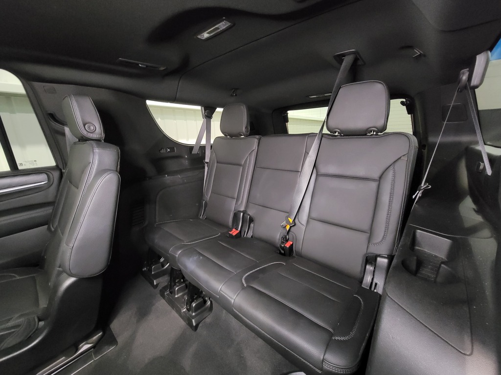 GMC Yukon XL 2022 Air conditioner, Electric mirrors, Power Seats, Electric windows, Speed regulator, Heated seats, Leather interior, Electric lock, Steps, Bluetooth, Mechanically opening tailgate, Panoramic sunroof, Third row seat, Ventilated seats, , rear-view camera, Tinted glass, Steering wheel radio controls