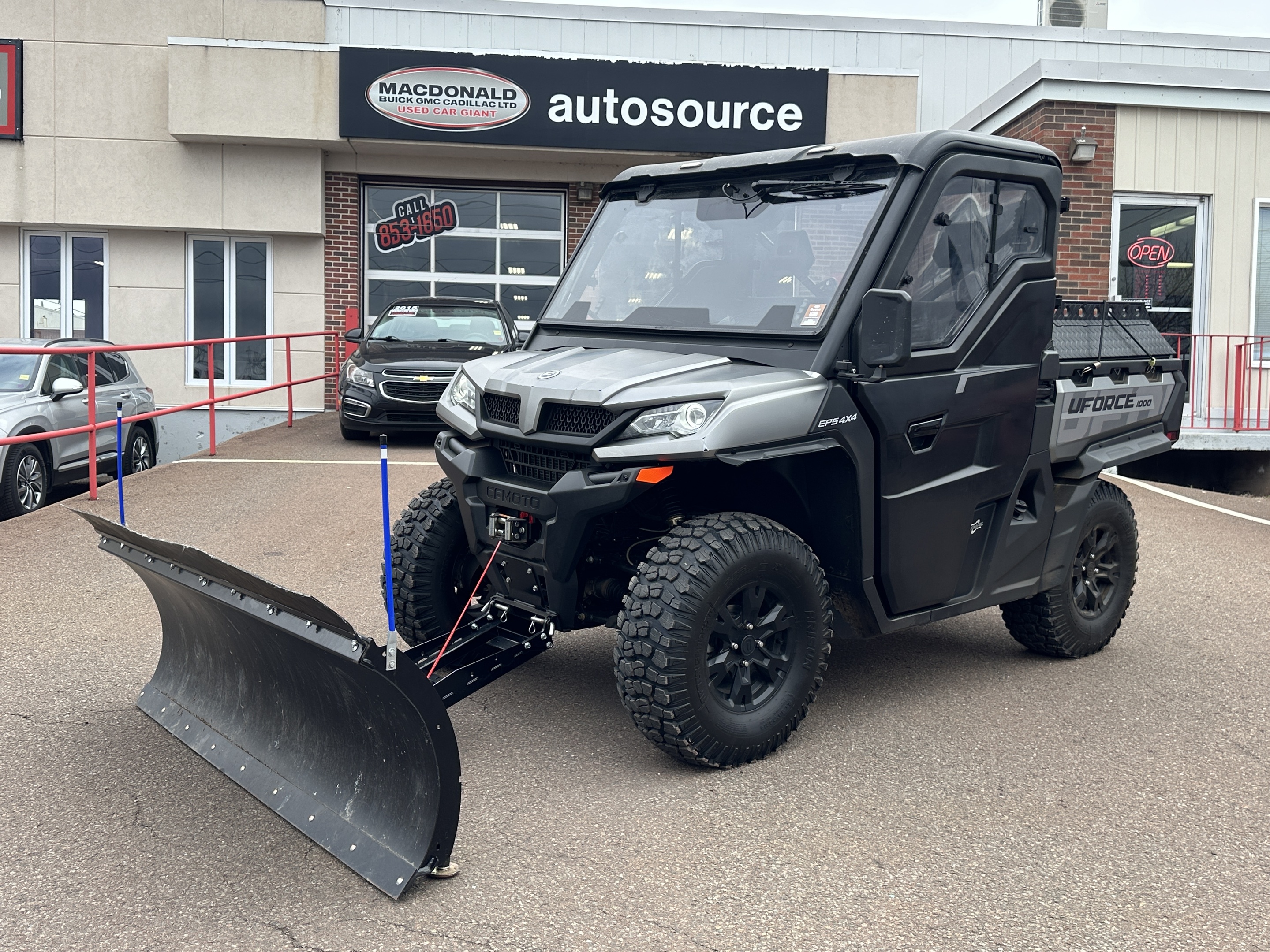 2023 CFMOTO UFORCE 1000 EPS Fully Enclosed with Plow