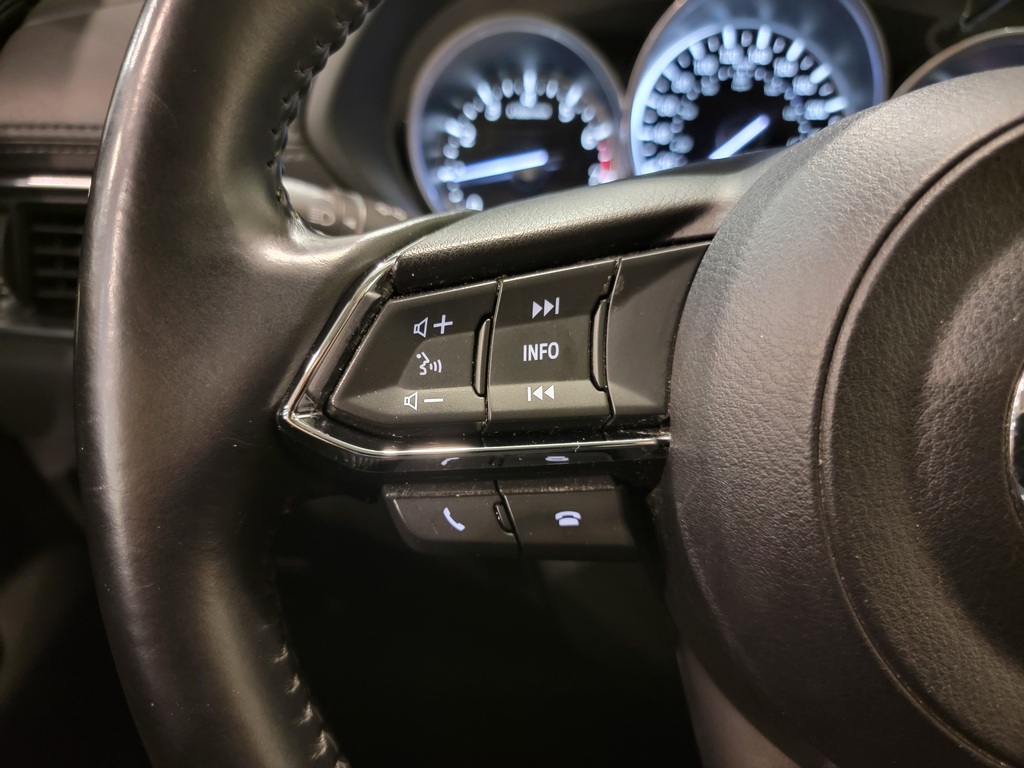 Mazda CX-5 2021 Air conditioner, Aluminum rims, Power Seats, Speed regulator, Heated seats, Leather interior, Electric lock, Bluetooth, rear-view camera, All-wheel drive