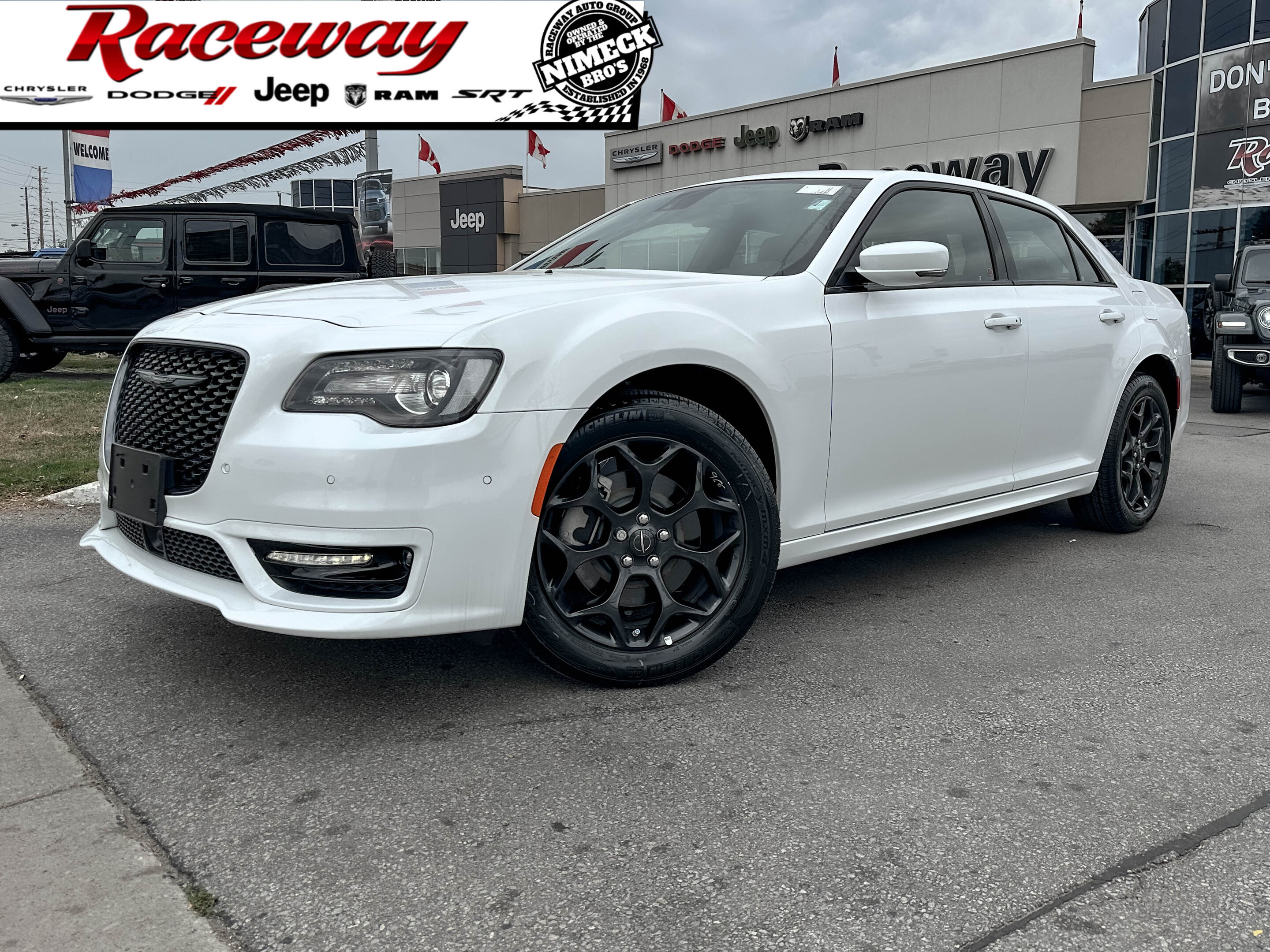 2023 Chrysler 300 | DEMO | PANO ROOF | VENTED SEATS | SURROUND SOUND