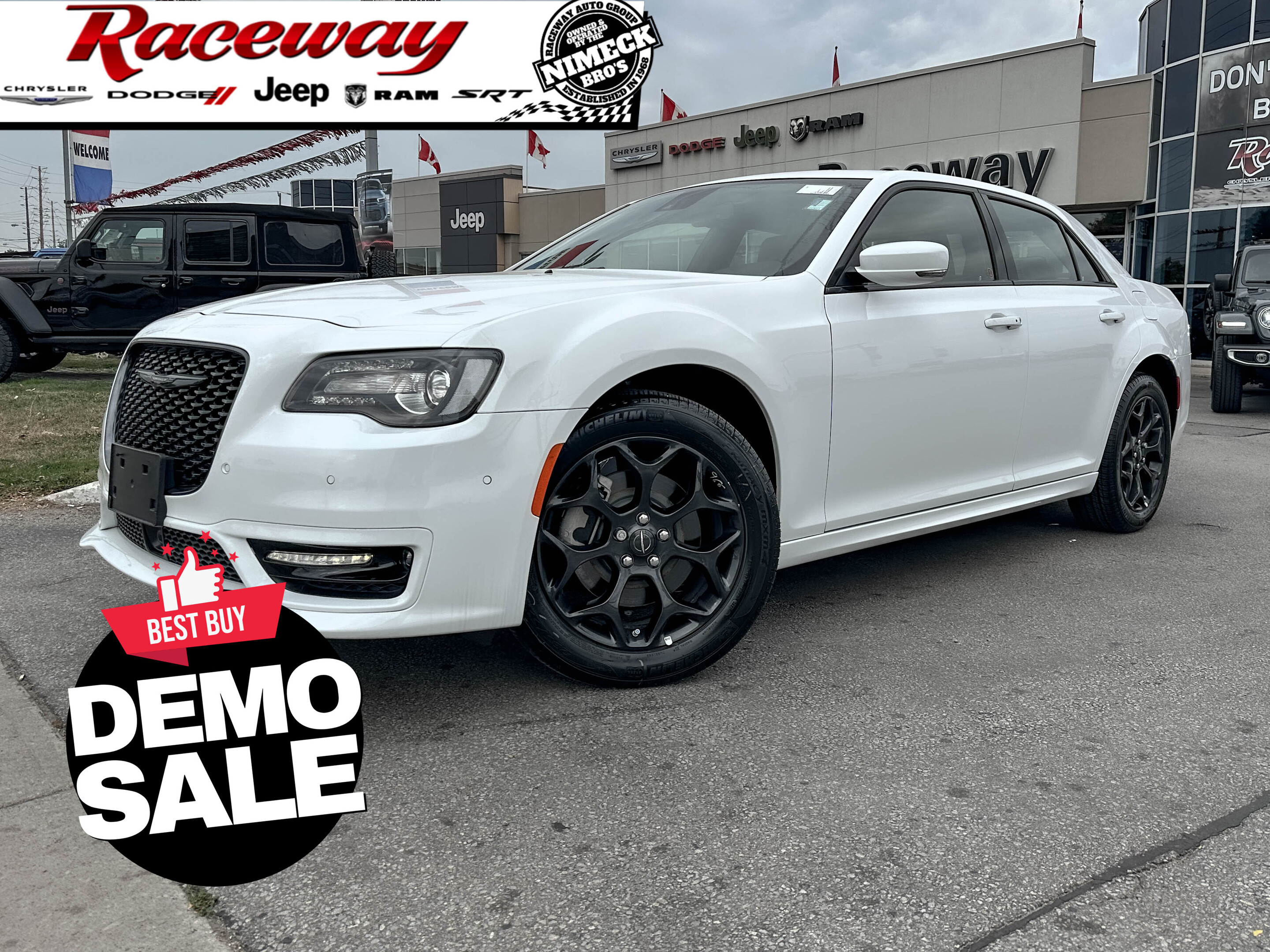 2023 Chrysler 300 | DEMO | PANO ROOF | VENTED SEATS | SURROUND SOUND