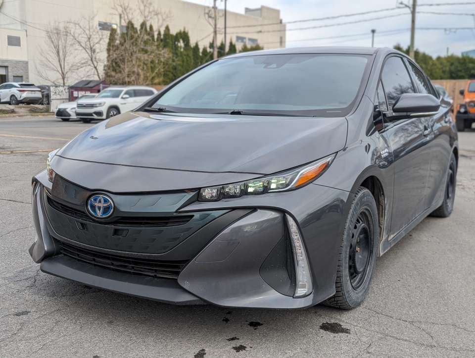 2018 Toyota Prius Prime Advanced CARFAX LINK : https://vhr.carfax.ca/