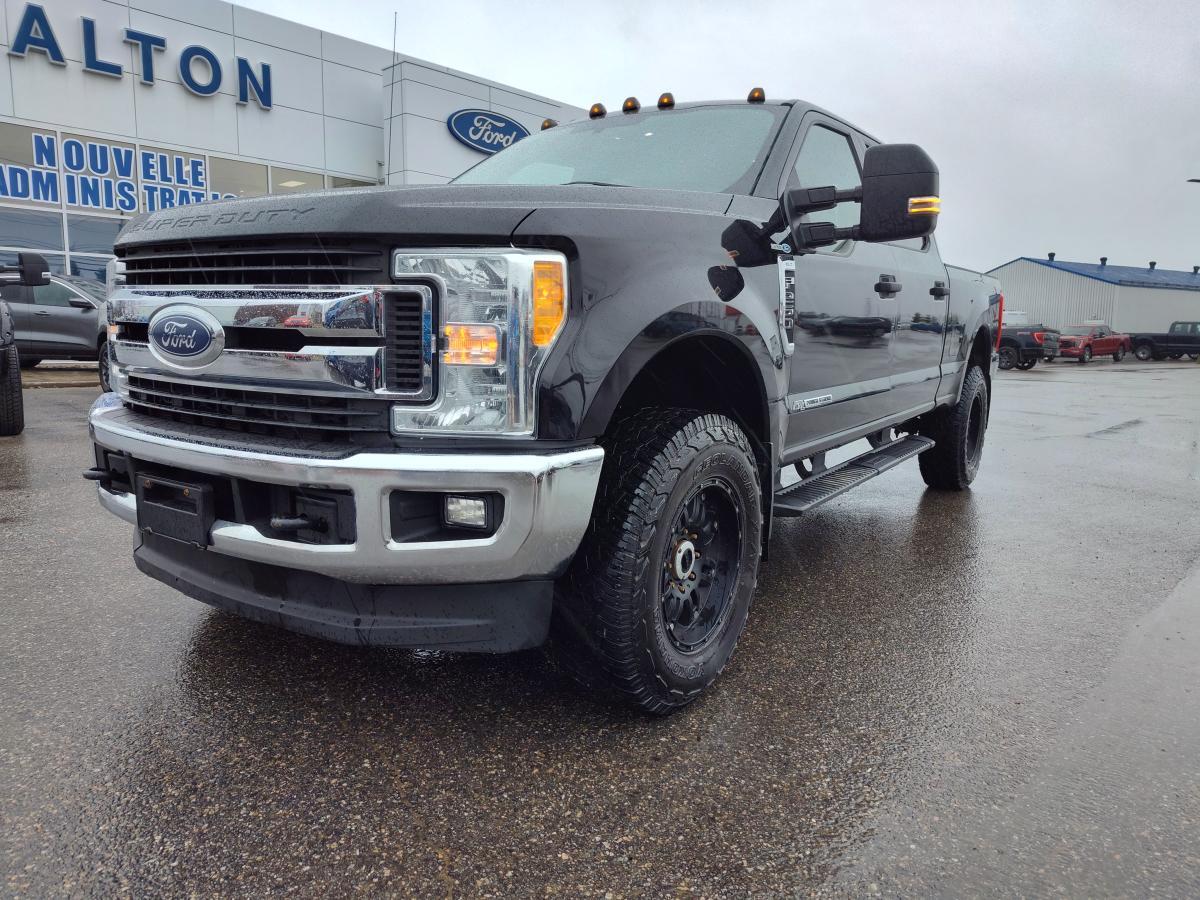 2017 Ford F-250 XLT cabine 6 places 4RM 160 po lifter