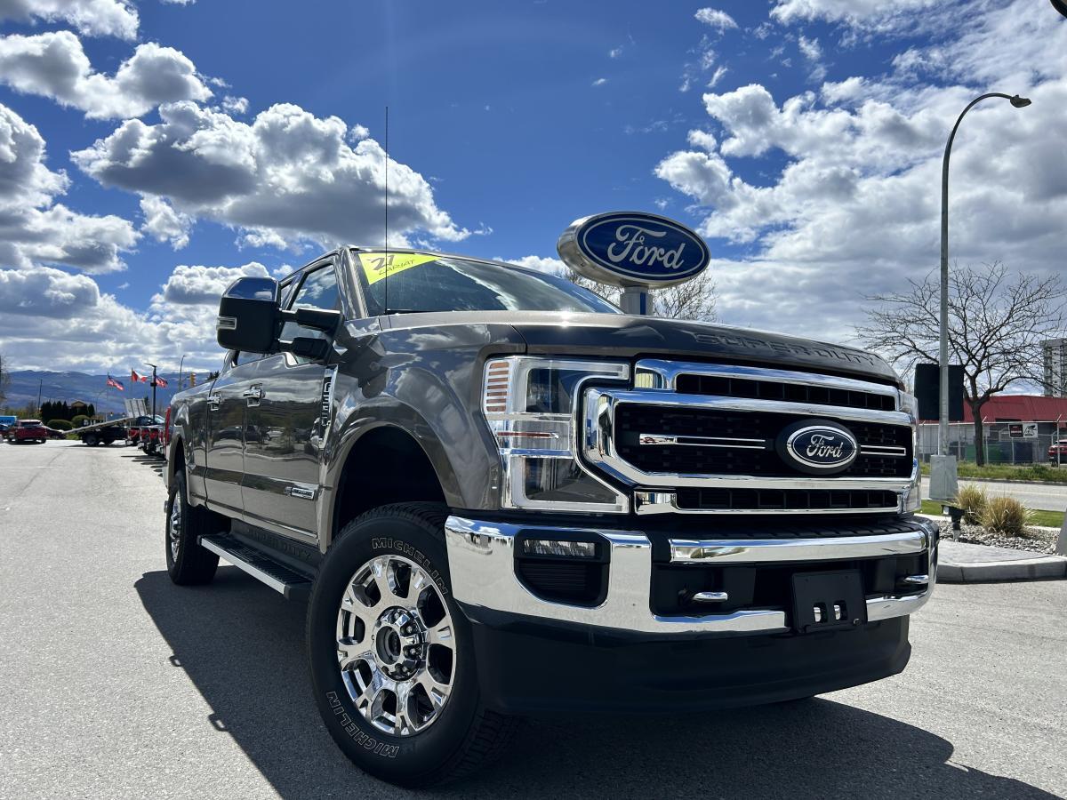 2021 Ford F-350 Lariat, 6.7L diesel, moon roof, leather
