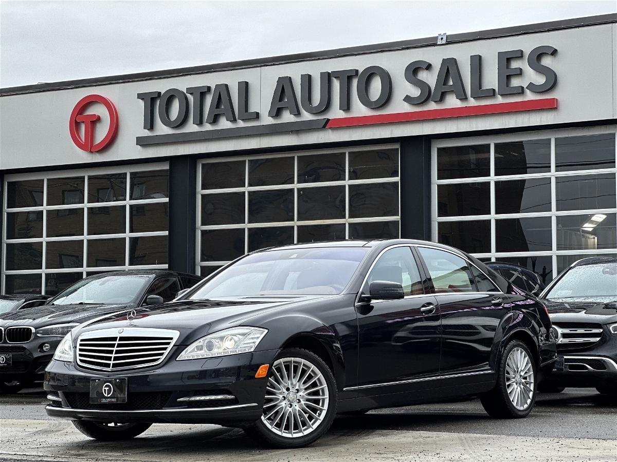 2010 Mercedes-Benz S-Class S550 4MATIC | LIKE NEW | PANO | BACK UP CAMERA | 