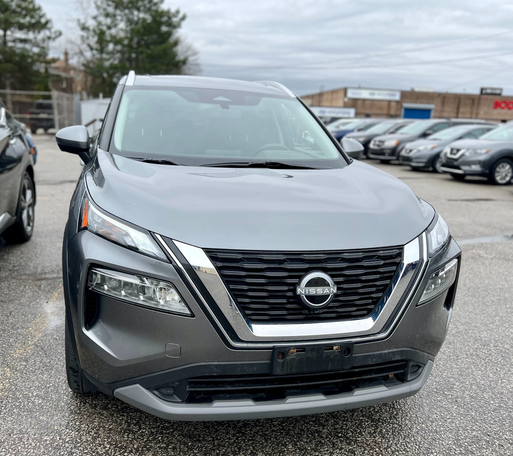 2022 Nissan Rogue SV - BACK-UP CAM/ HEATED SEATS/ PANO ROOF