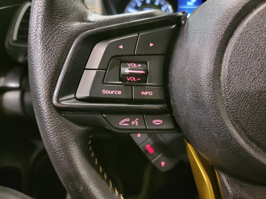 Subaru Crosstrek 2021 Climatisation, Mirroirs électriques, Vitres électriques, Régulateur de vitesse, Miroirs chauffants, Sièges chauffants, Intérieur cuir, Verrouillage électrique, Bluetooth, Prise auxiliaire 12 volts, caméra-rétroviseur, Volant chauffant, Commandes de la radio au volant