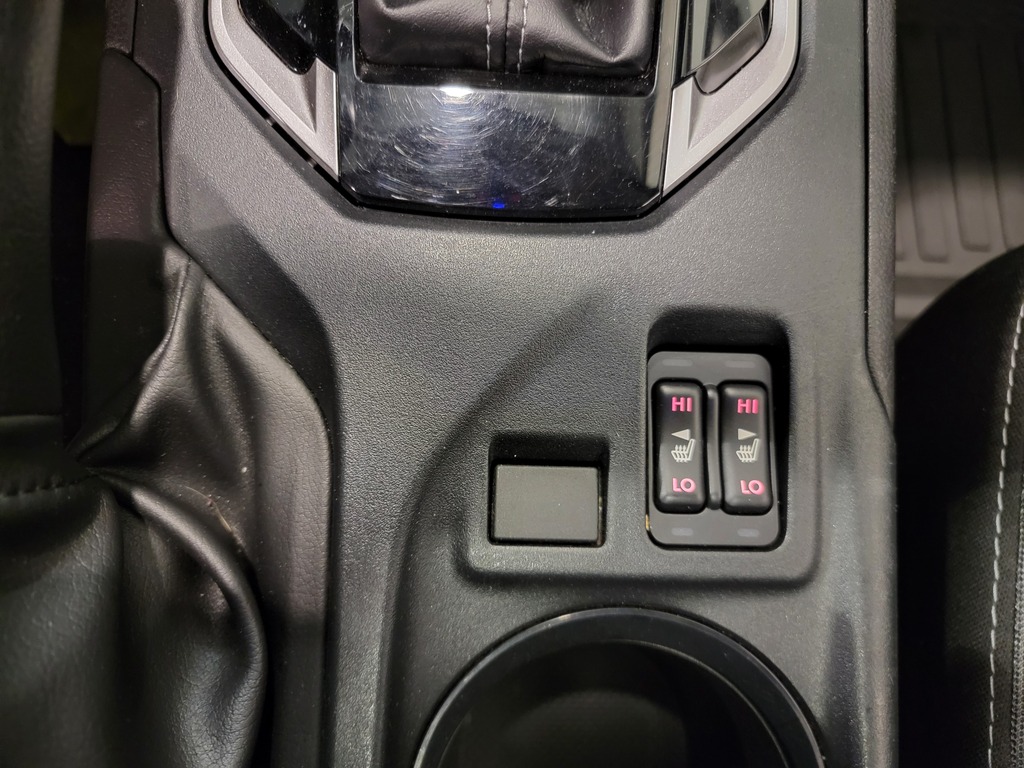 Subaru Impreza 2021 Climatisation, Lecteur DC, Système de navigation, Mirroirs électriques, Sièges électriques, Vitres électriques, Sièges chauffants, Verrouillage électrique, Toit ouvrant assisté, Régulateur de vitesse, Miroirs chauffants, Bluetooth, Prise auxiliaire 12 volts, caméra-rétroviseur, Volant chauffant, Commandes de la radio au volant
