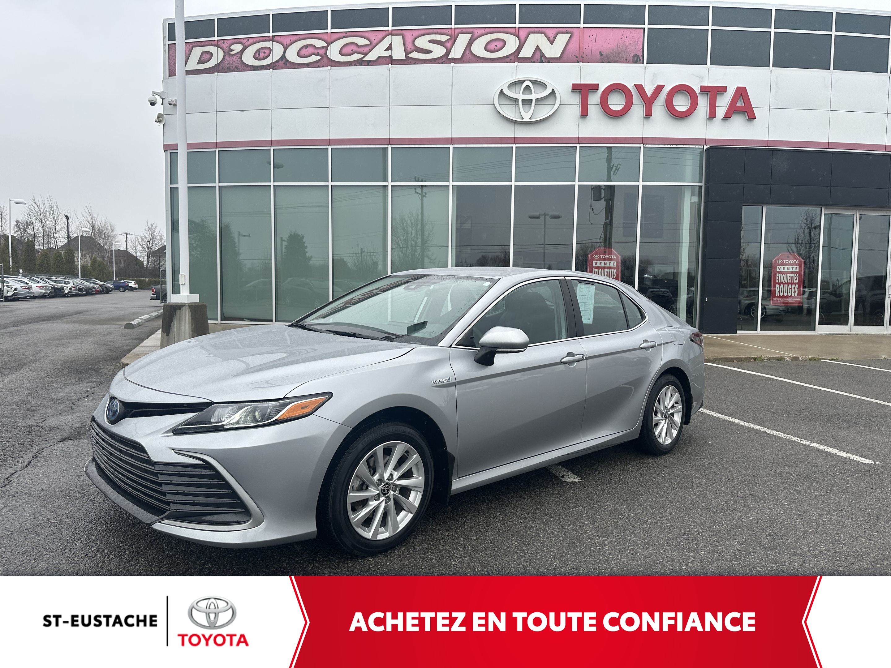 2021 Toyota Camry HYBRIDE LE *** SEULEMENT 43 368 KM ***