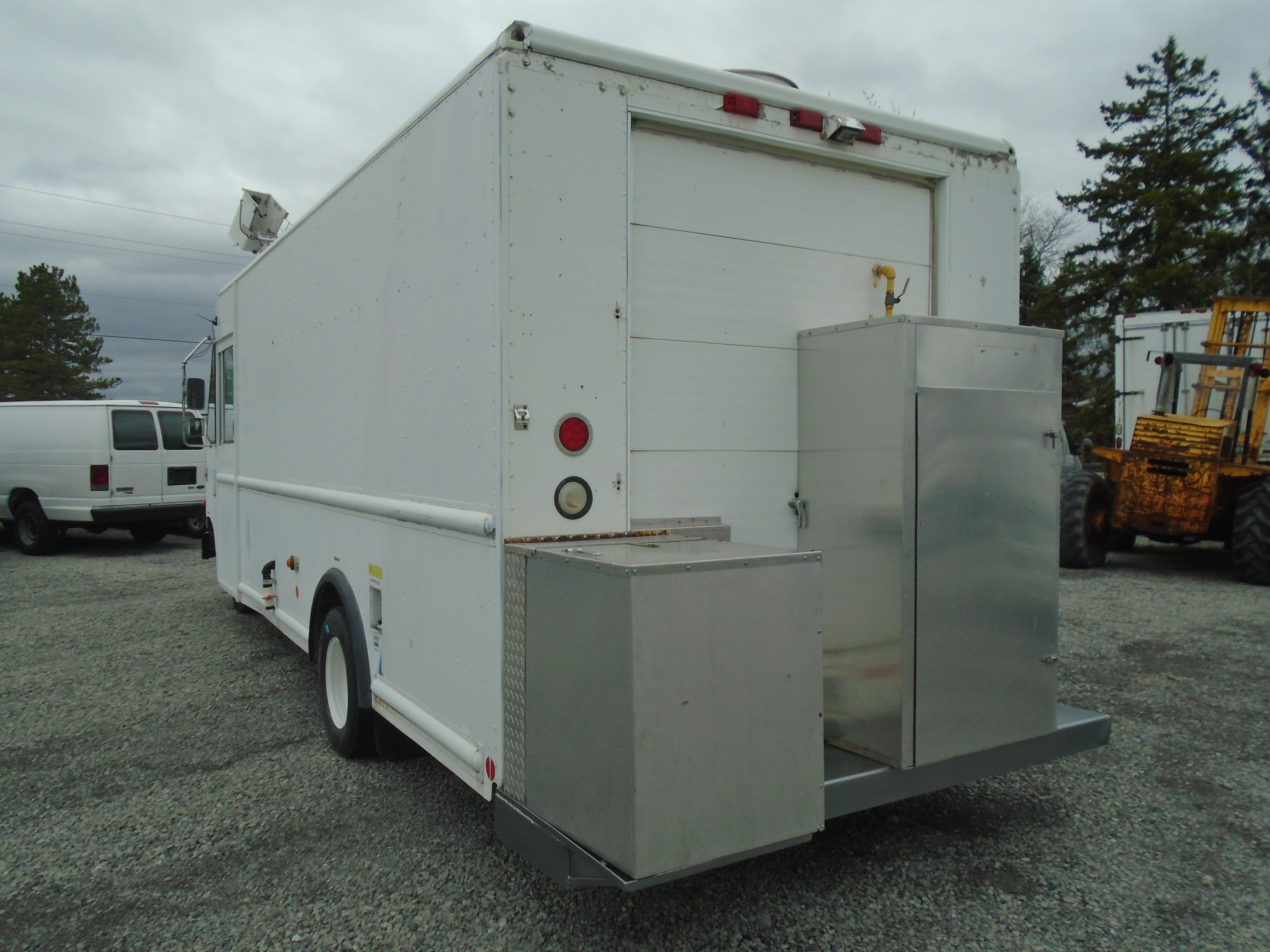 2009 Ford E-450 FOOD TRUCK