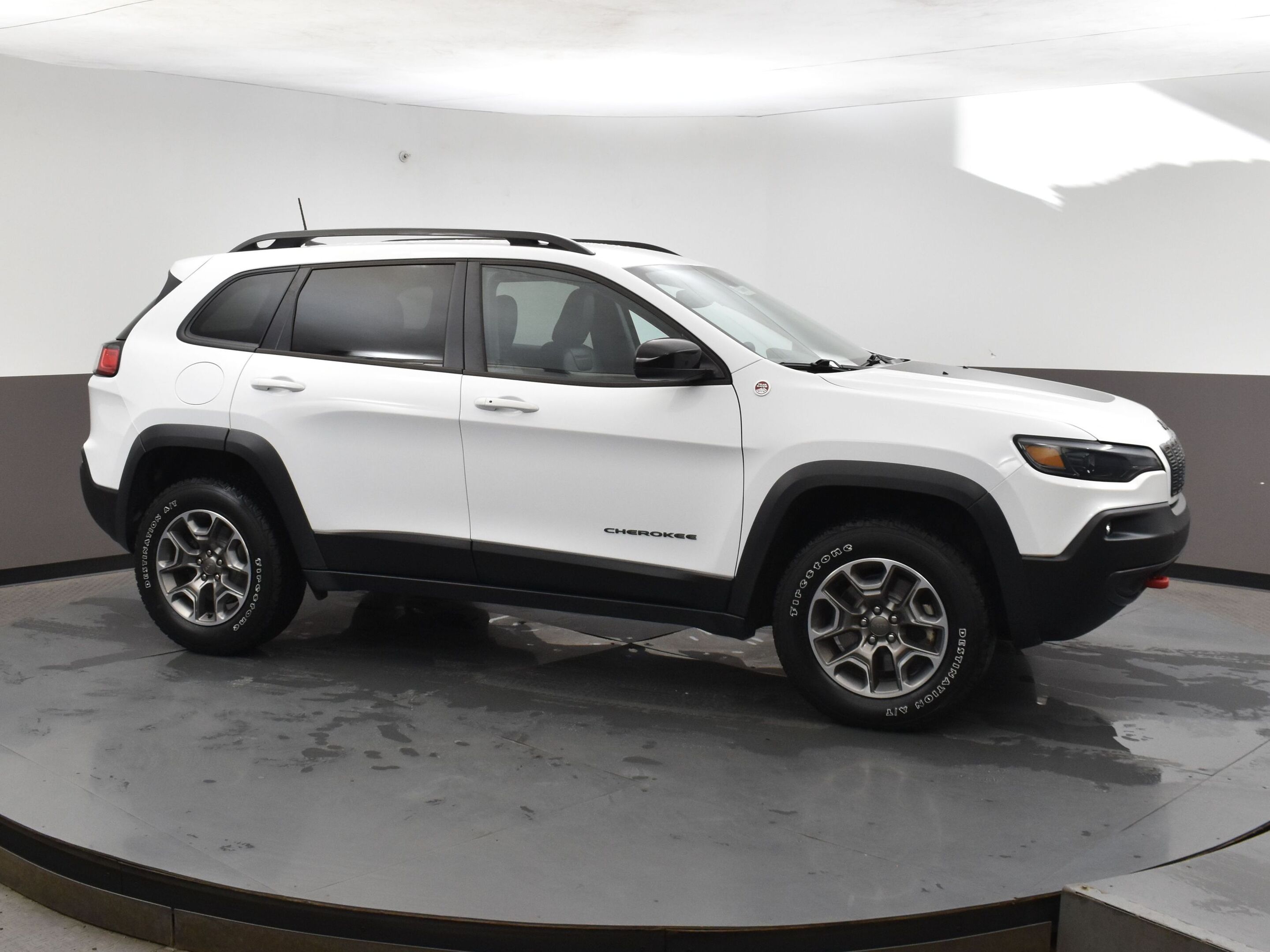 2022 Jeep Cherokee TRAIL RATED 4x4, LEATHER INTERIOR, HEATED STEERING