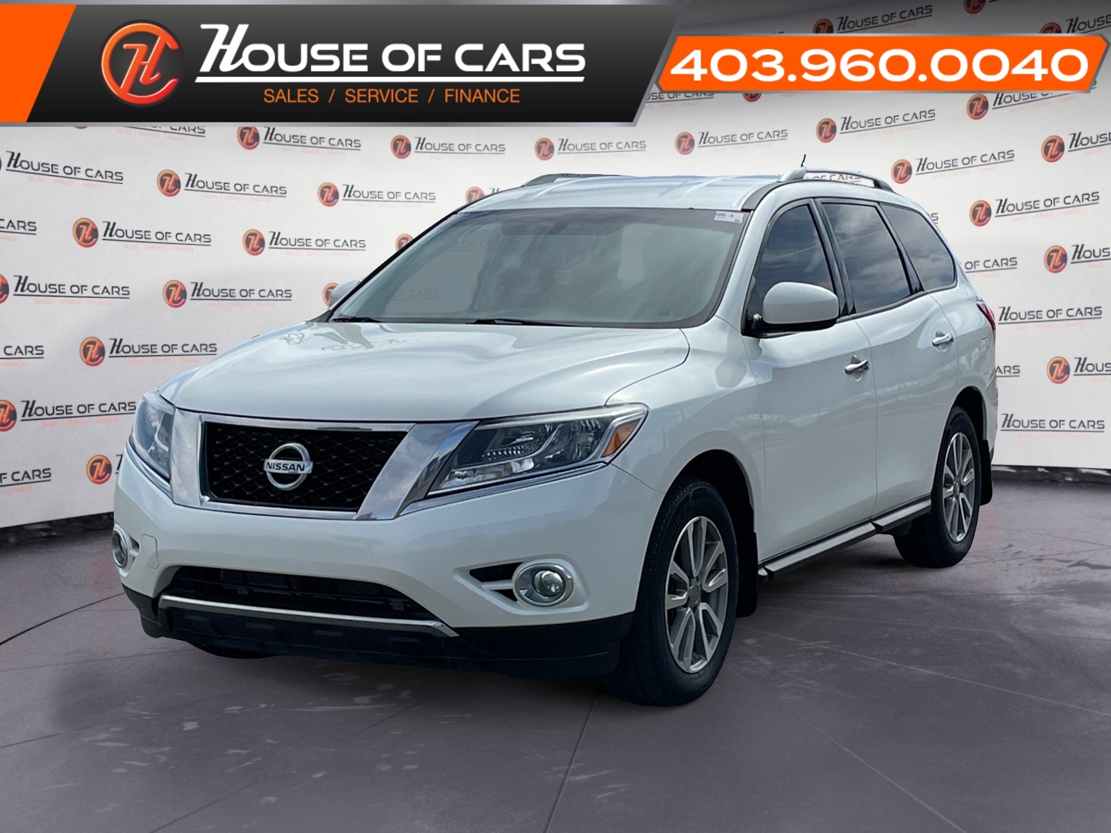 2016 Nissan Pathfinder 4WD 4dr SC/  Leather Interior/ Heated Seats