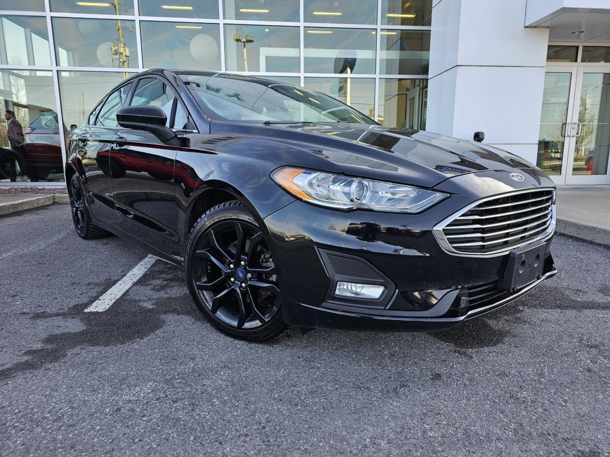 2019 Ford Fusion SE, 18in black wheels, power moonroof, 360 assist
