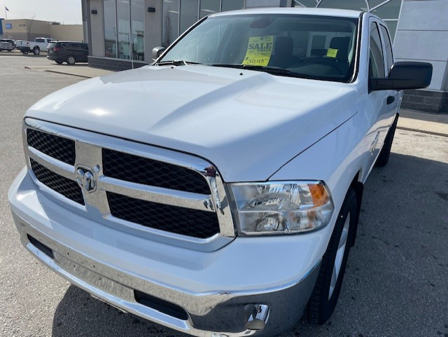 2023 Ram 1500 Classic  SAVE $14,000!,FREE DELIVERY IN ALBERTA!!