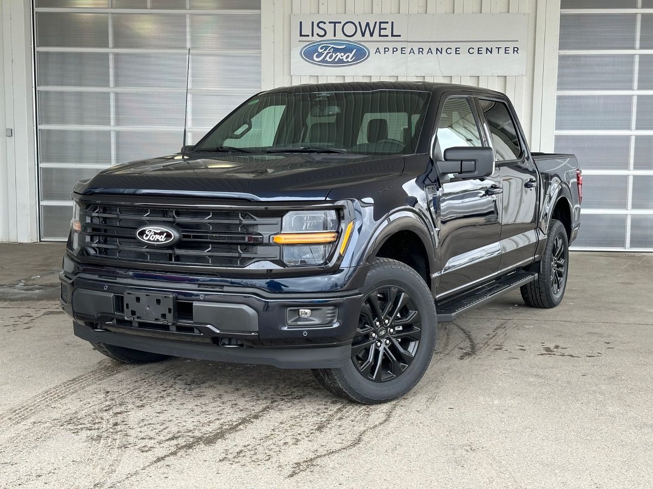 2024 Ford F-150 XLT 303A | 145 | BLACK APPEARANCE GROUP / 