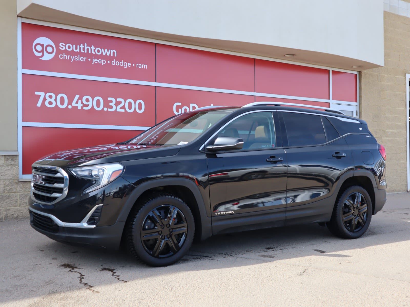 2019 GMC Terrain SLT IN BLACK EQUIPPED WITH A 2.0L TURBO I4 , AWD ,
