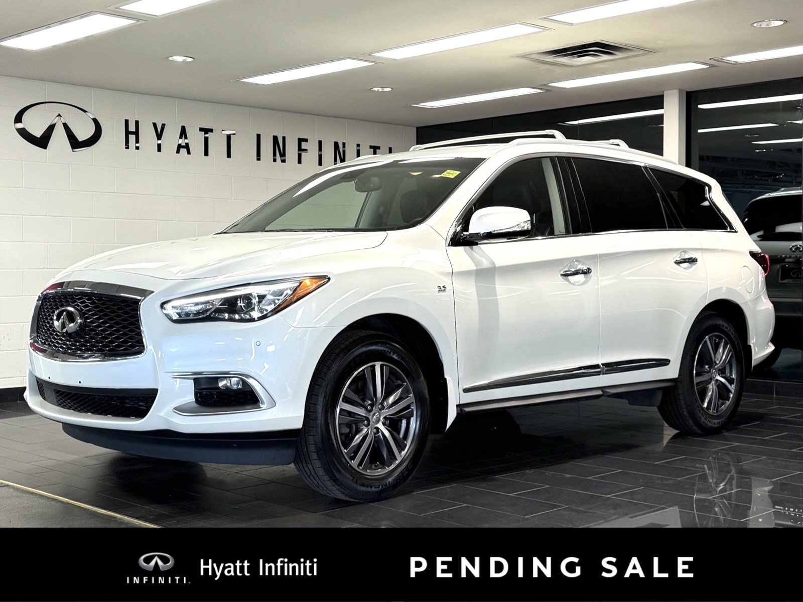 2016 Infiniti QX60 Premium - One Owner | No Accidents | 3rd Row Seat 