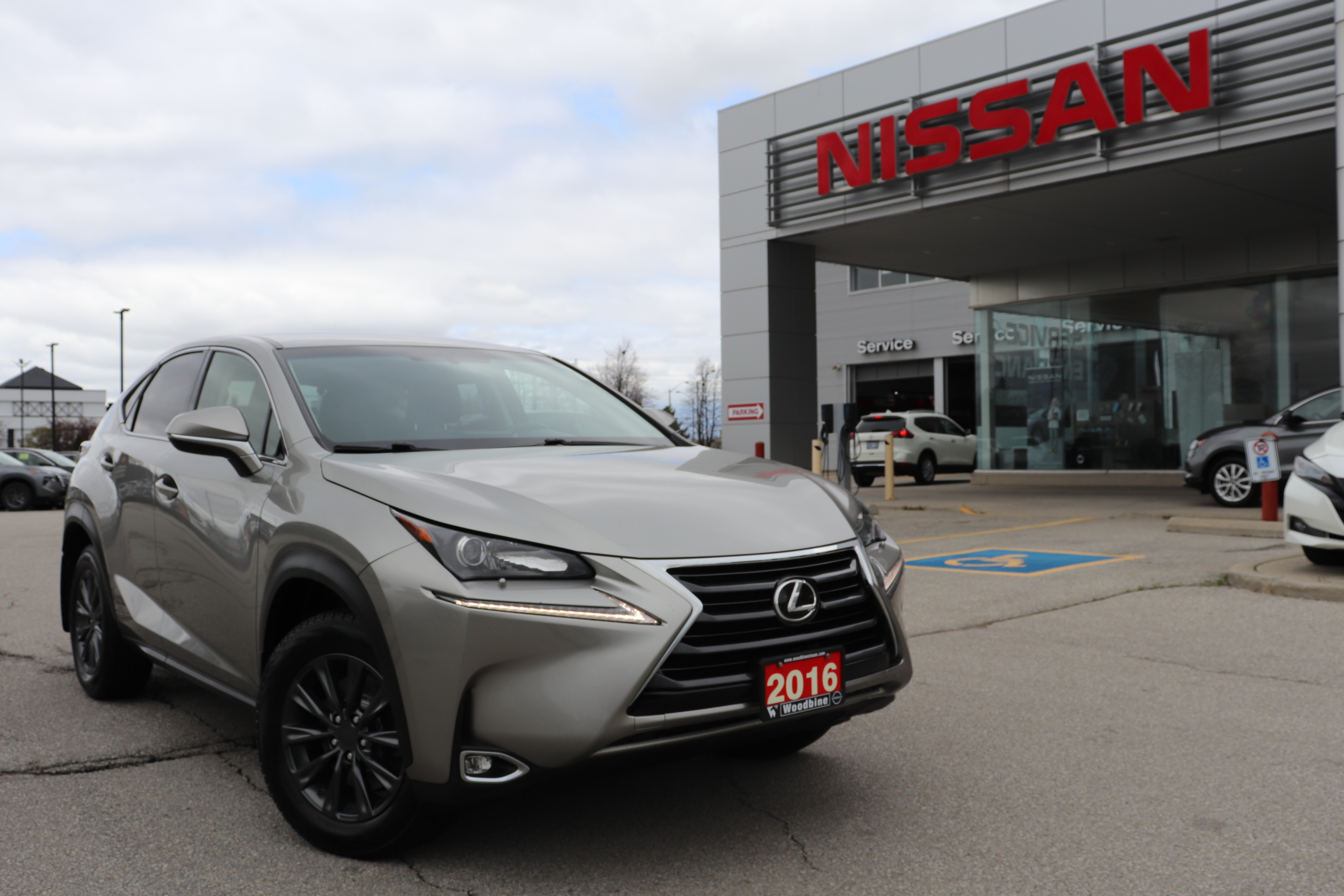 2016 Lexus NX 200t AWD|NO ACCIDENT|SUNROOF|NAVI|BLIND SPOT|SAFETY INC