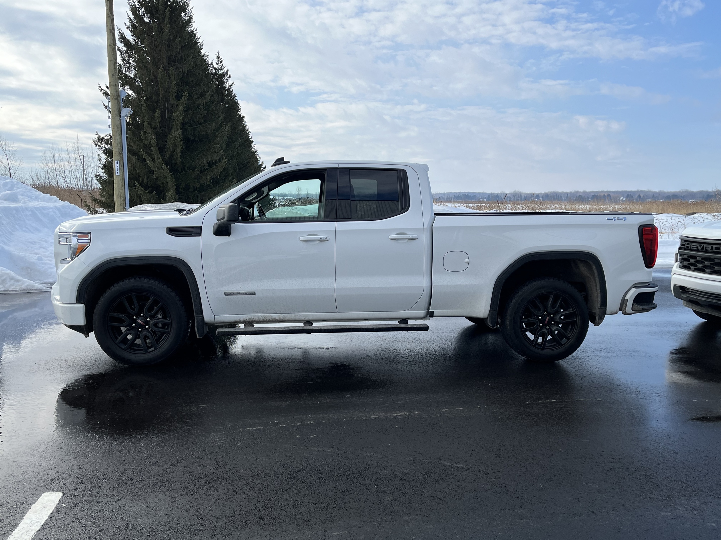 2022 GMC Sierra 1500 Limited 4WD Double Cab 147  Elevation
