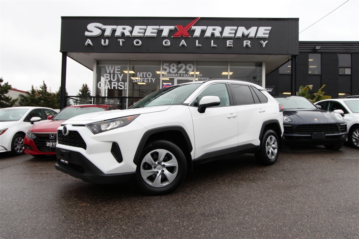 2021 Toyota RAV4 LE - ALL WHEEL DRIVE -  CLEAN CARFAX NO ACCIDENTS 