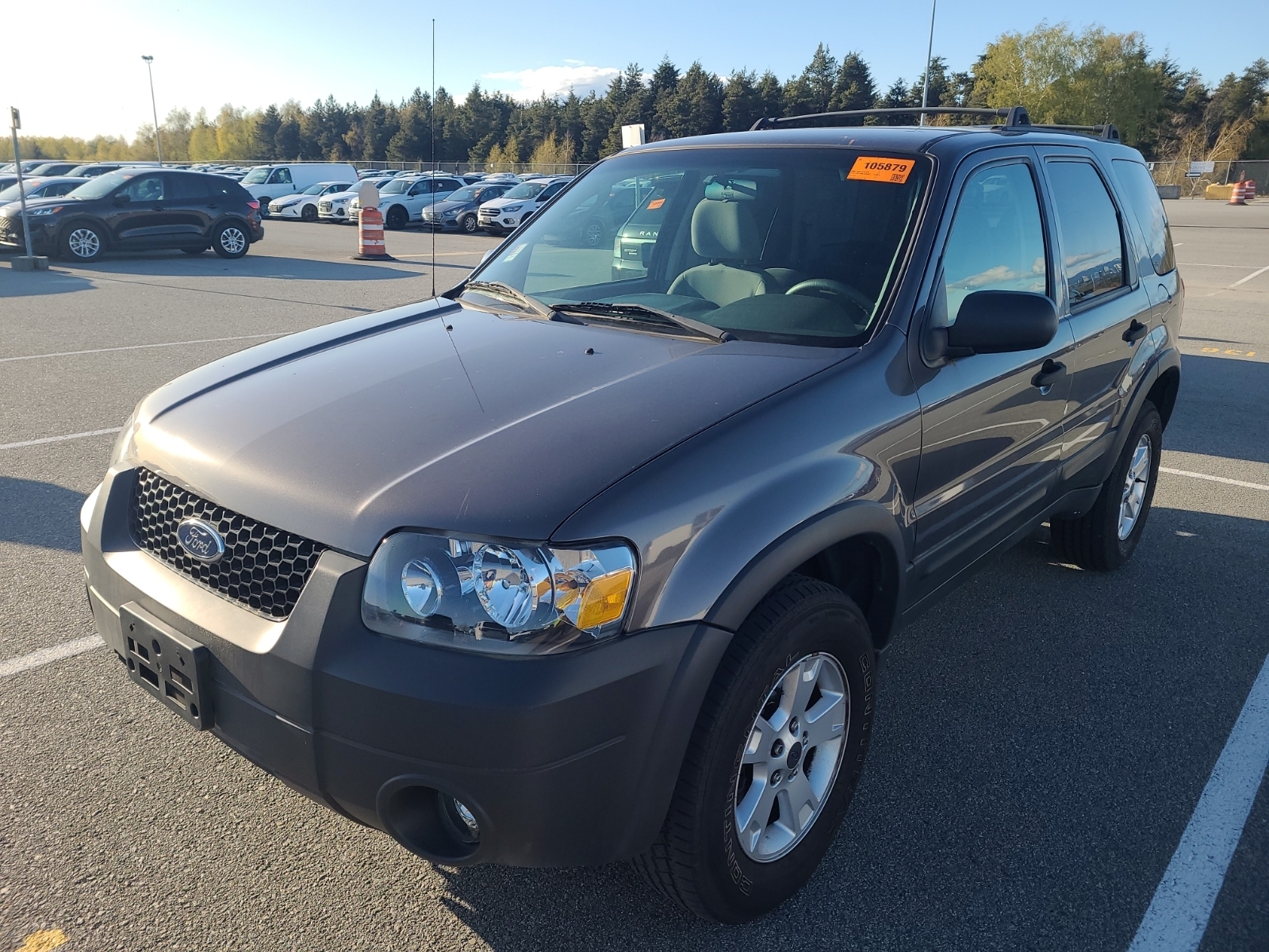 2005 Ford Escape 4dr XLT Auto FWD CLOTH LOADED ONLY 86K!
