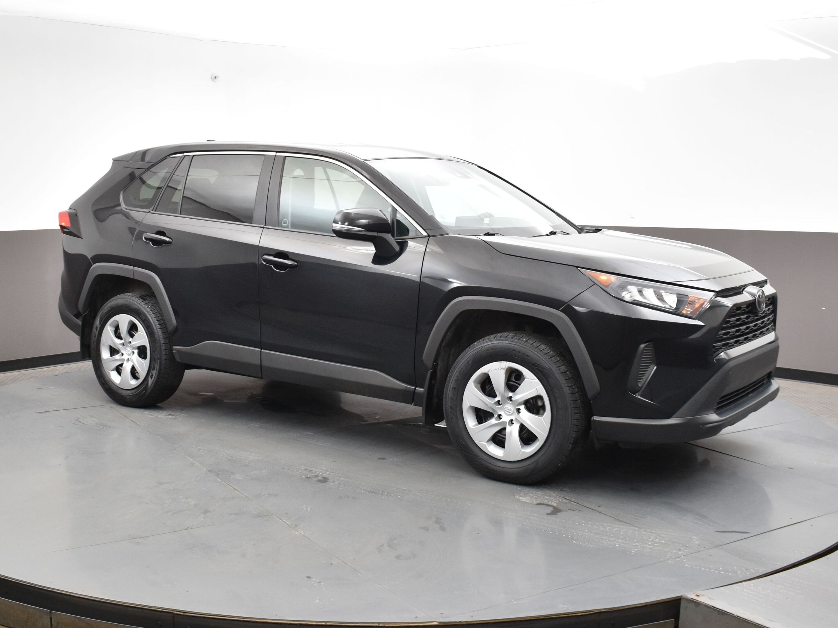 2022 Toyota RAV4 LE AWD with HEATED SEATS, SMARTPHONE CONNECTIVITY,