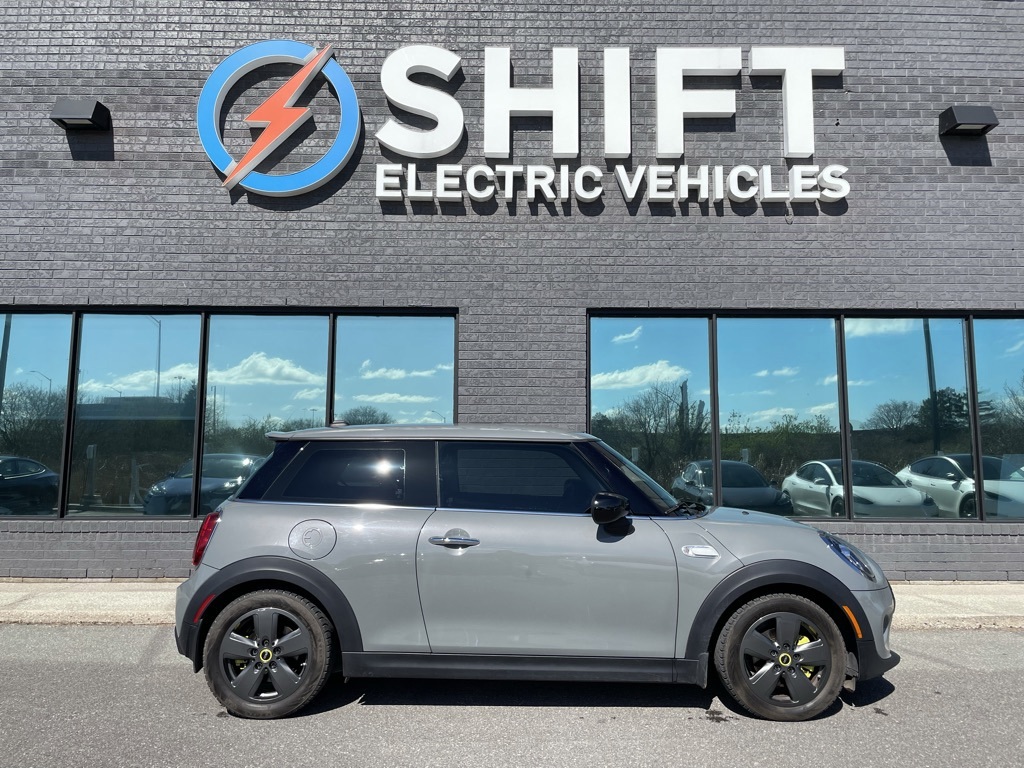2021 MINI Cooper SE 1 of 100!! WINTER AND NEW SUMMER TIRES!