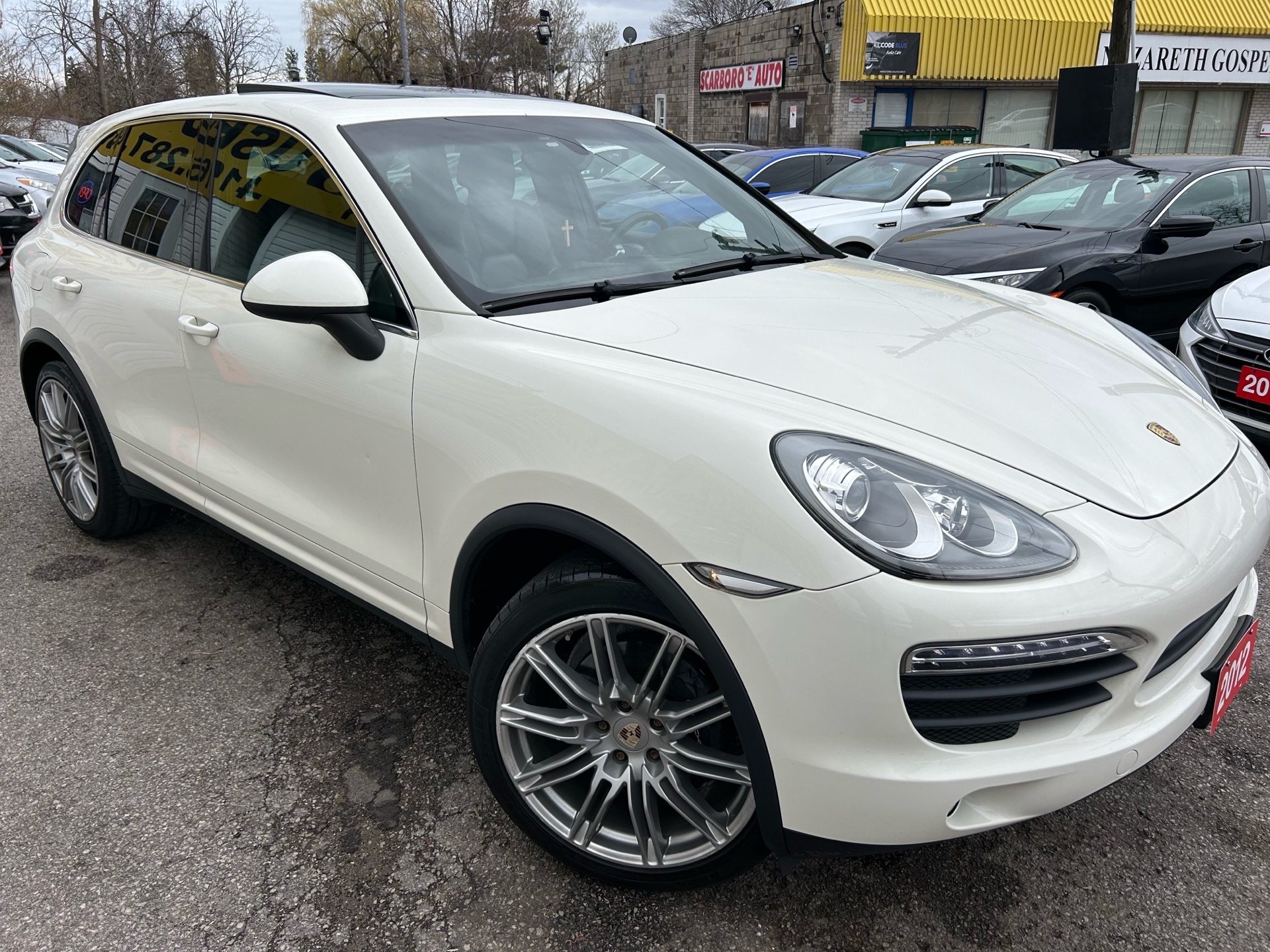 2012 Porsche Cayenne AWD/NAVI/LEATHER/ROOF/P.SEATS/LOADED/ALLOYS/CLEAN 