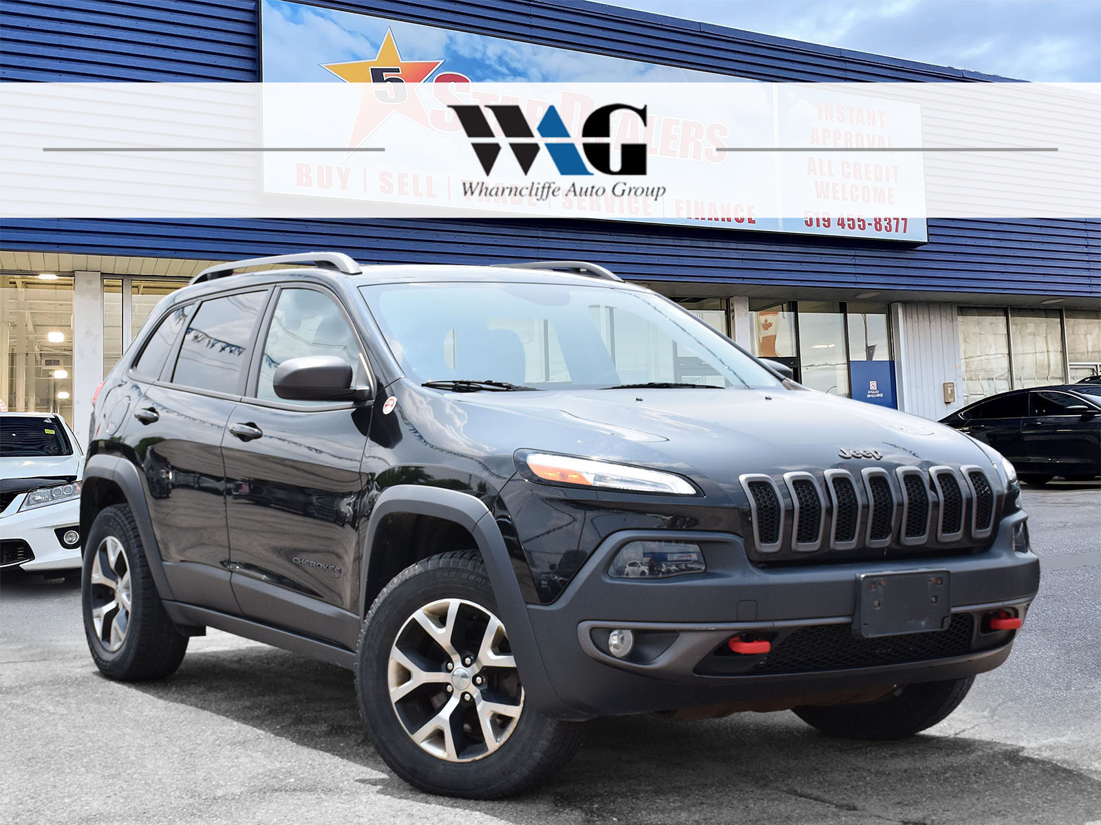 2016 Jeep Cherokee AWD LEATHER PANOROOF MINT! WE FINANCE ALL CREDIT
