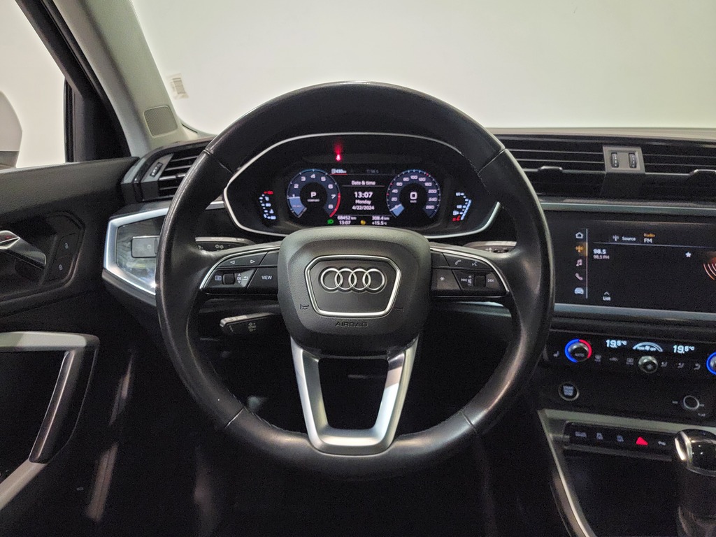 Audi Q3 2021 Air conditioner, Electric mirrors, Power Seats, Electric windows, Speed regulator, Heated mirrors, Heated seats, Leather interior, Electric lock, Bluetooth, Mechanically opening tailgate, Panoramic sunroof, , rear-view camera, Steering wheel radio controls