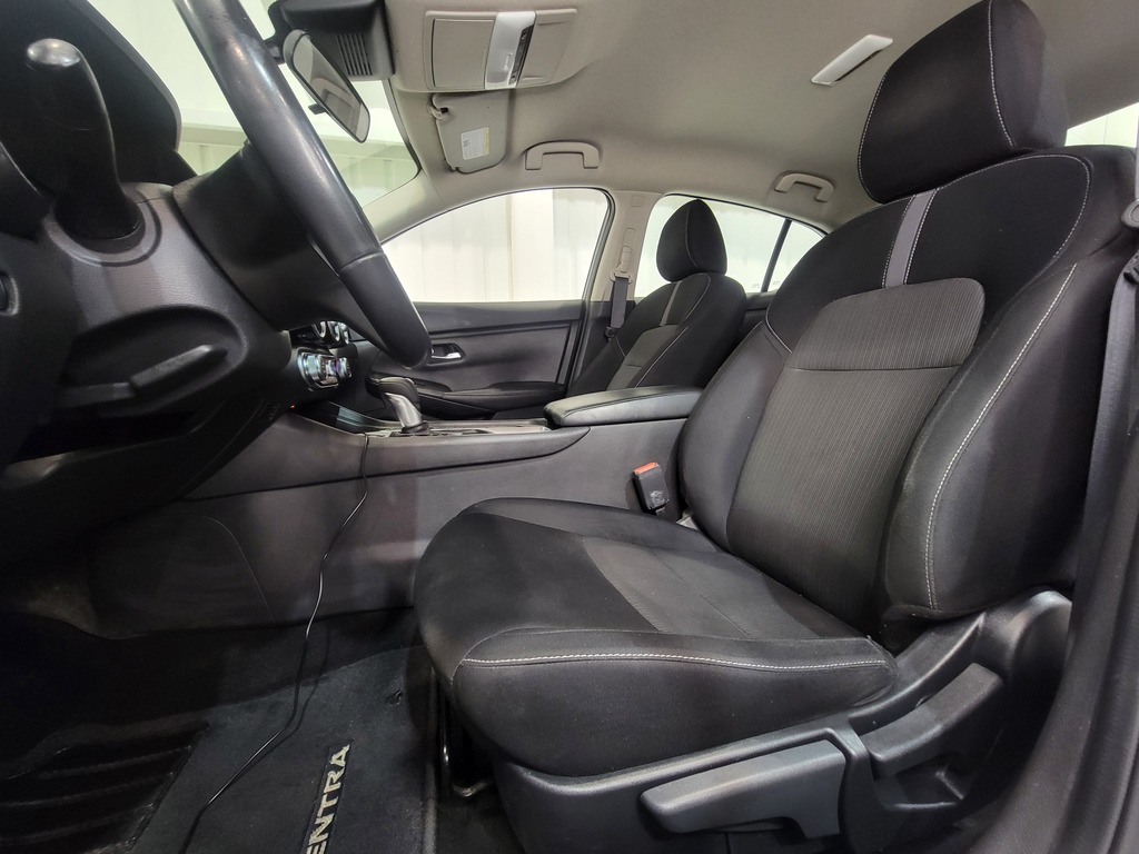 Nissan Sentra 2022 Climatisation, Mirroirs électriques, Vitres électriques, Verrouillage électrique, Régulateur de vitesse, Bluetooth, Prise auxiliaire 12 volts, caméra-rétroviseur, Commandes de la radio au volant