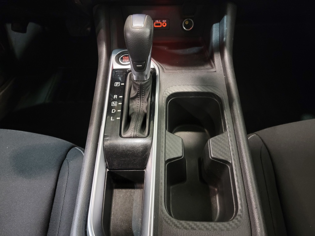 Nissan Sentra 2022 Climatisation, Mirroirs électriques, Vitres électriques, Verrouillage électrique, Régulateur de vitesse, Bluetooth, Prise auxiliaire 12 volts, caméra-rétroviseur, Commandes de la radio au volant