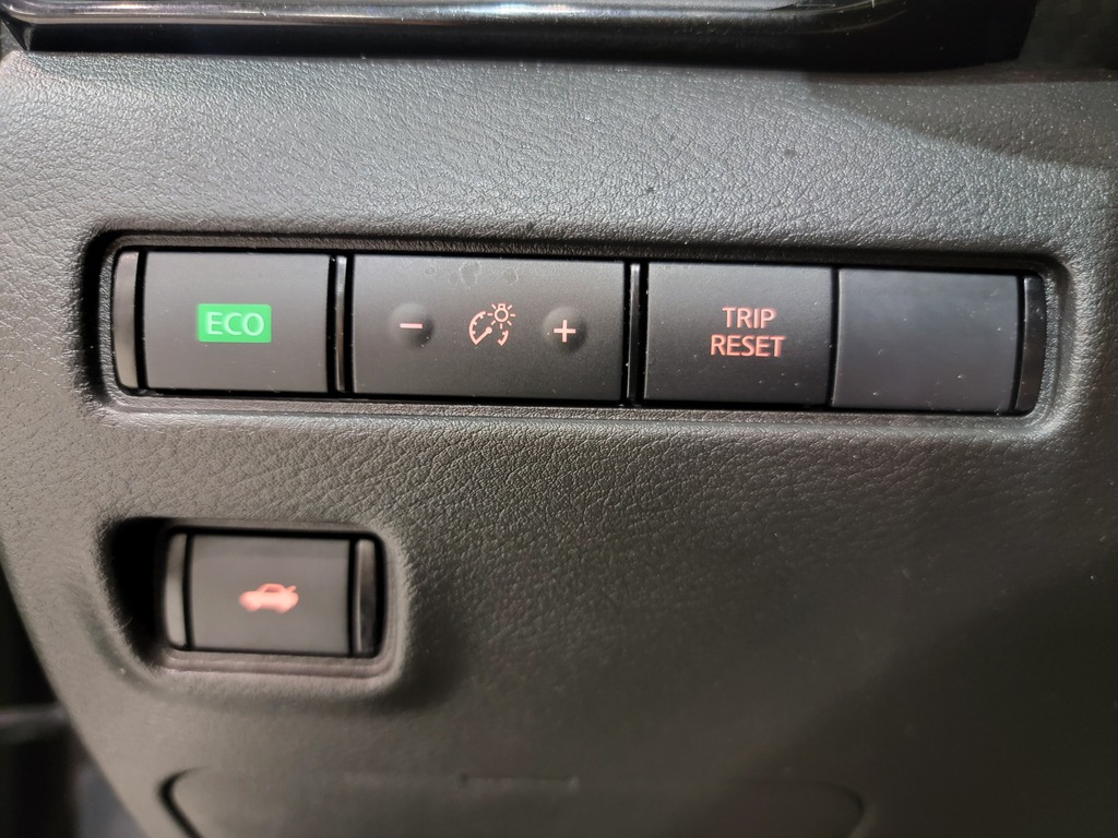 Nissan Sentra 2022 Air conditioner, Electric mirrors, Electric windows, Electric lock, Speed regulator, Bluetooth, , rear-view camera, Steering wheel radio controls