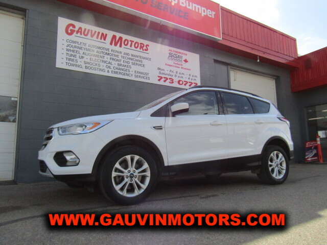 2018 Ford Escape  Loaded Leather  P. Seat & Hatch Priced to Sell! 