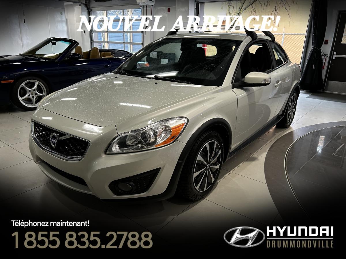 2011 Volvo C30 T5 + TOIT + CUIR + A/C + MAGS + WOW !!