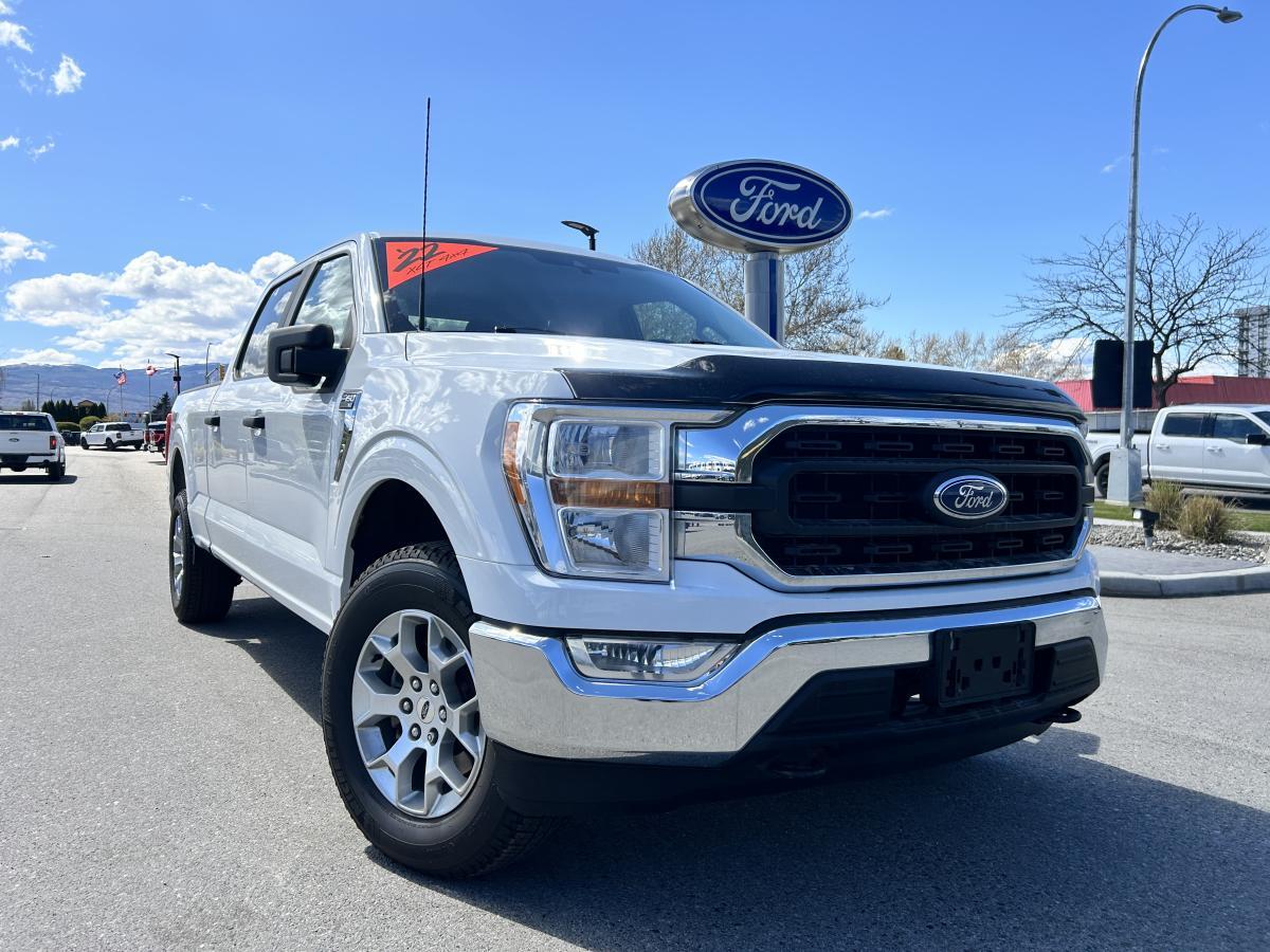 2022 Ford F-150 XLT,  5.0L, Trailer tow pkg, rear view camera