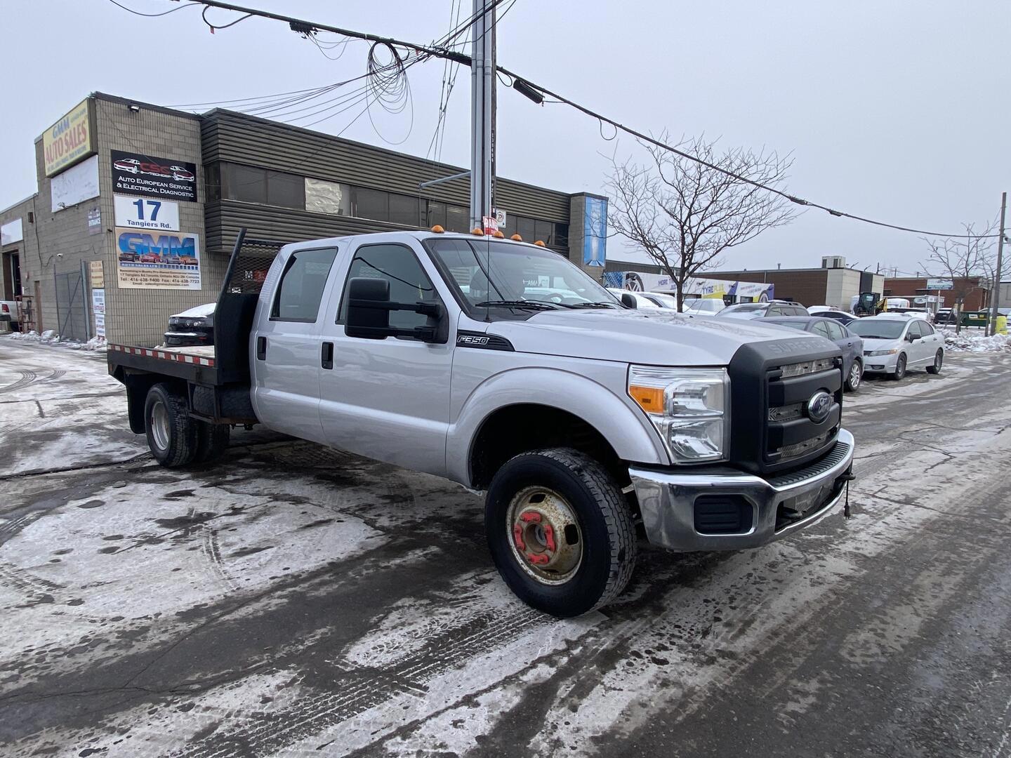 2013 Ford F-350 Dually Crew Cab Flat Bed  4WD