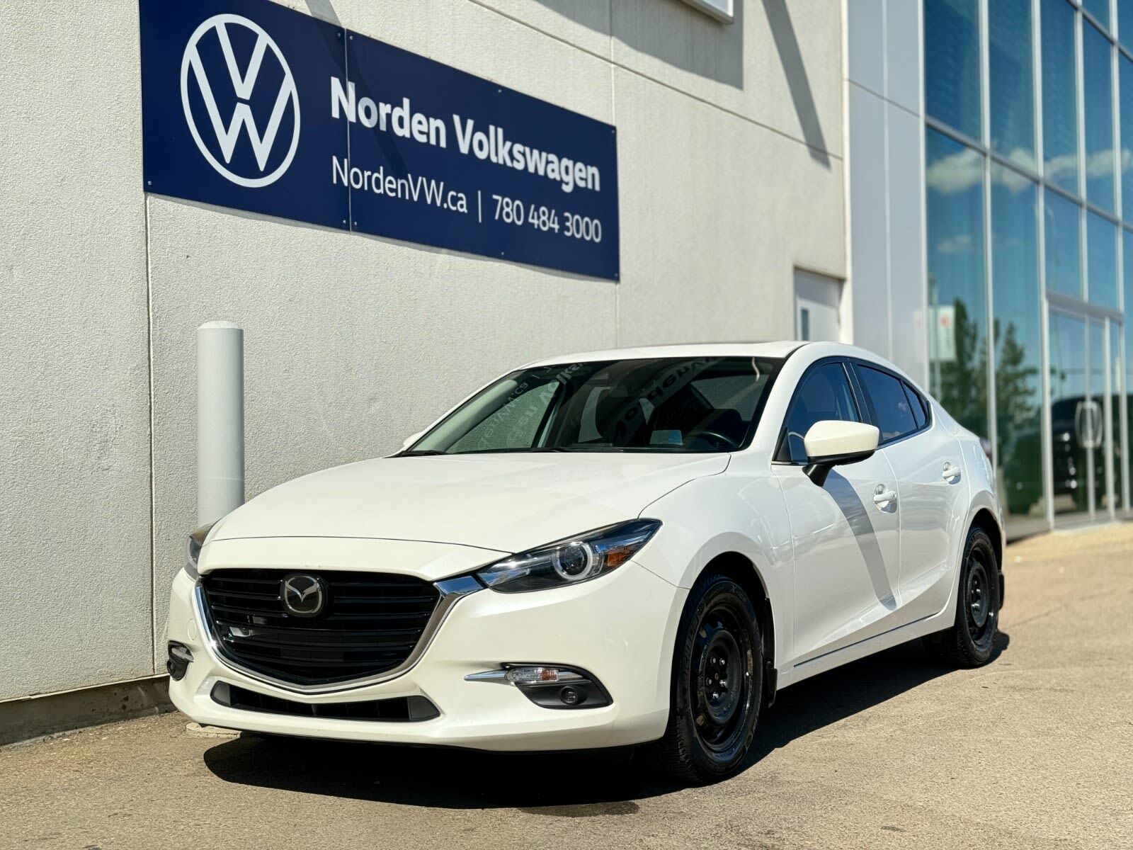 2018 Mazda Mazda3 GT AUTO | LEATHER | 2 SETS TIRES/RIMS | LOW KMS