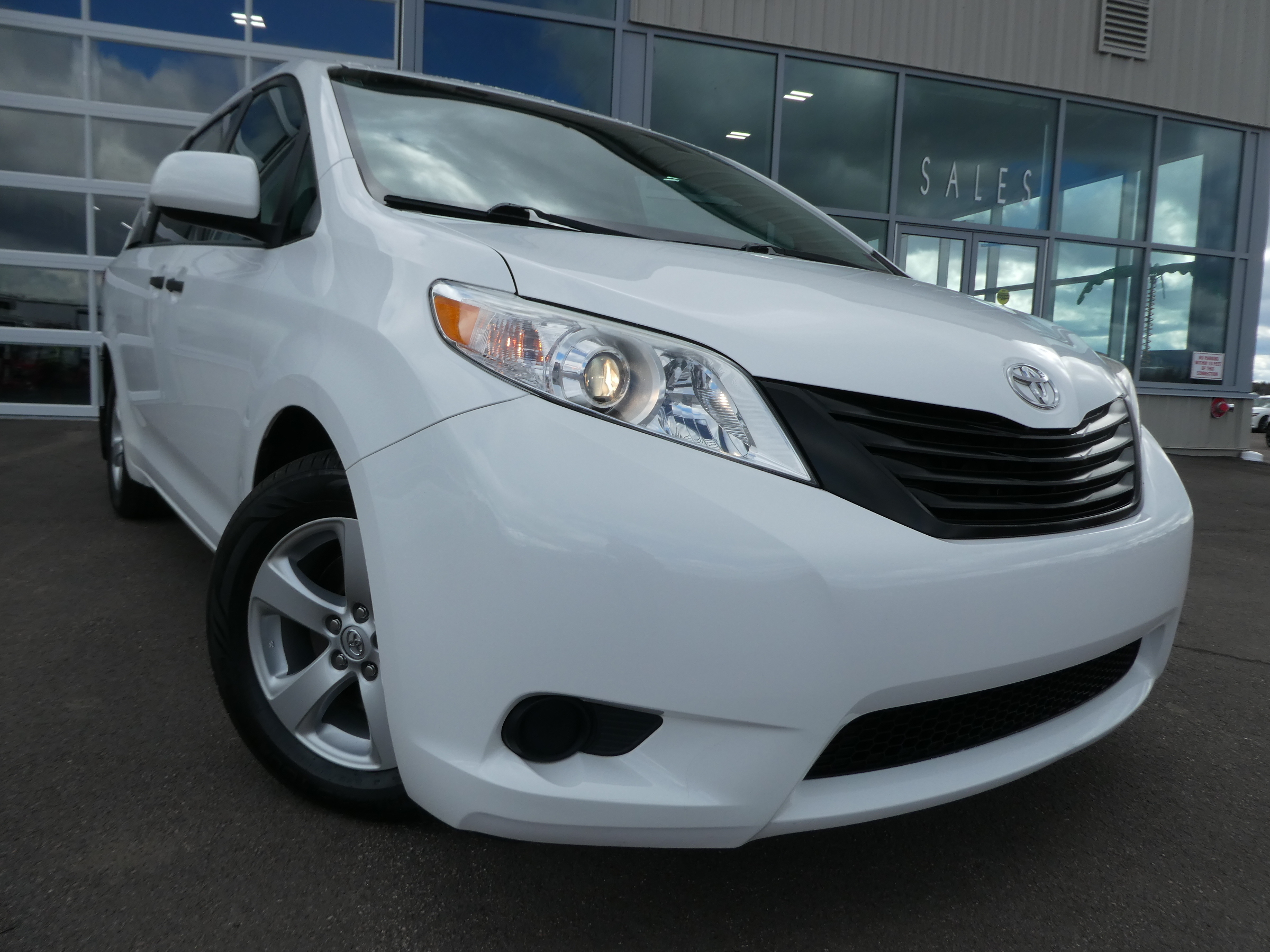 2017 Toyota Sienna 5dr 7-Pass FWD, Back Up Camera