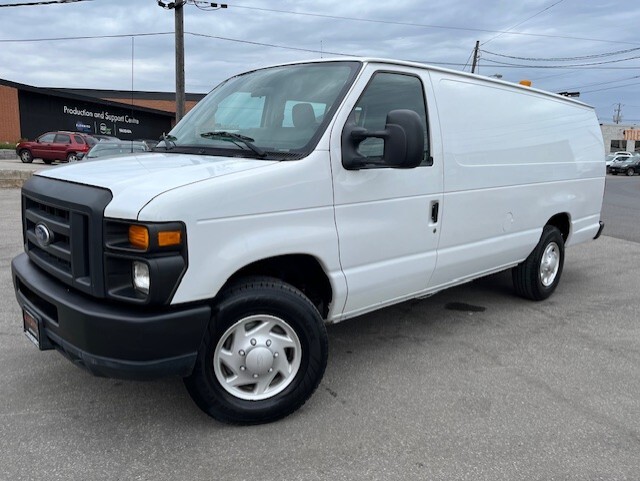 2014 Ford Econoline E-250 EXTENDED-5 PASSENGER-ONLY 90KM-CERTIFIED!