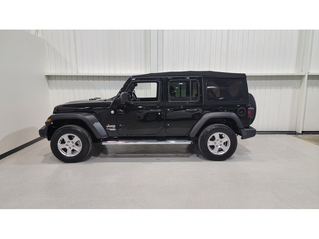 Jeep WRANGLER UNLIMITED 2020 Air conditioner, Electric mirrors, Electric windows, Speed regulator, Heated mirrors, Electric lock, Steps, Sunroof, Bluetooth, , rear-view camera, Heated steering wheel, Steering wheel radio controls