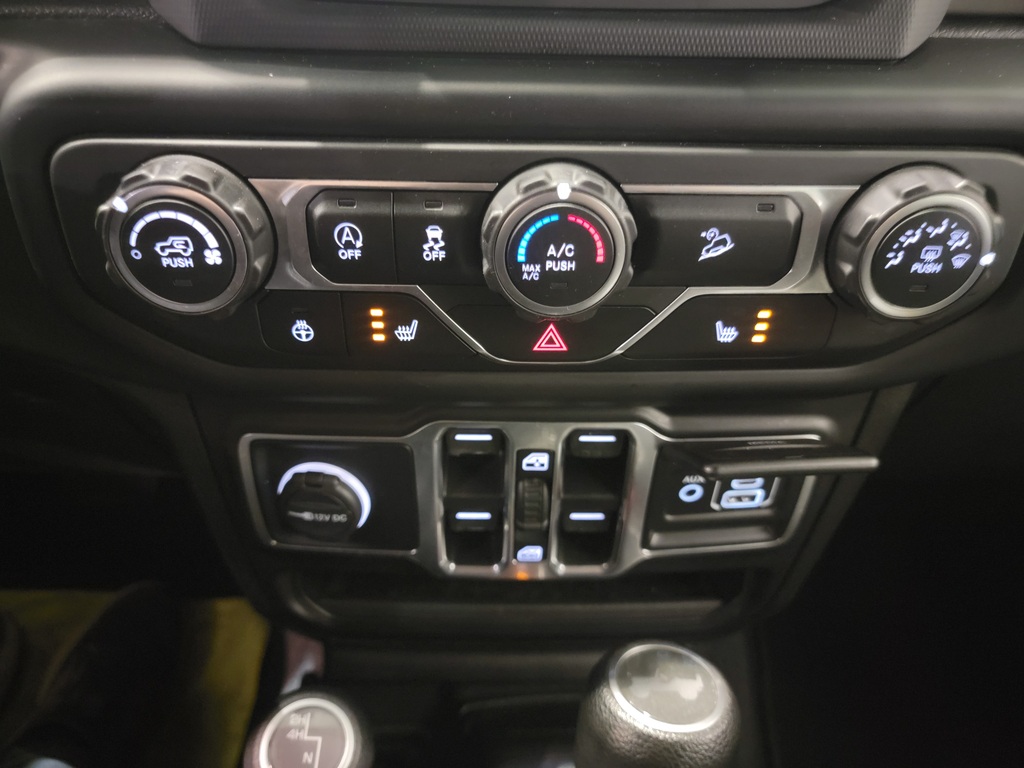 Jeep WRANGLER UNLIMITED 2020 Air conditioner, Electric mirrors, Electric windows, Speed regulator, Heated mirrors, Electric lock, Steps, Sunroof, Bluetooth, , rear-view camera, Heated steering wheel, Steering wheel radio controls